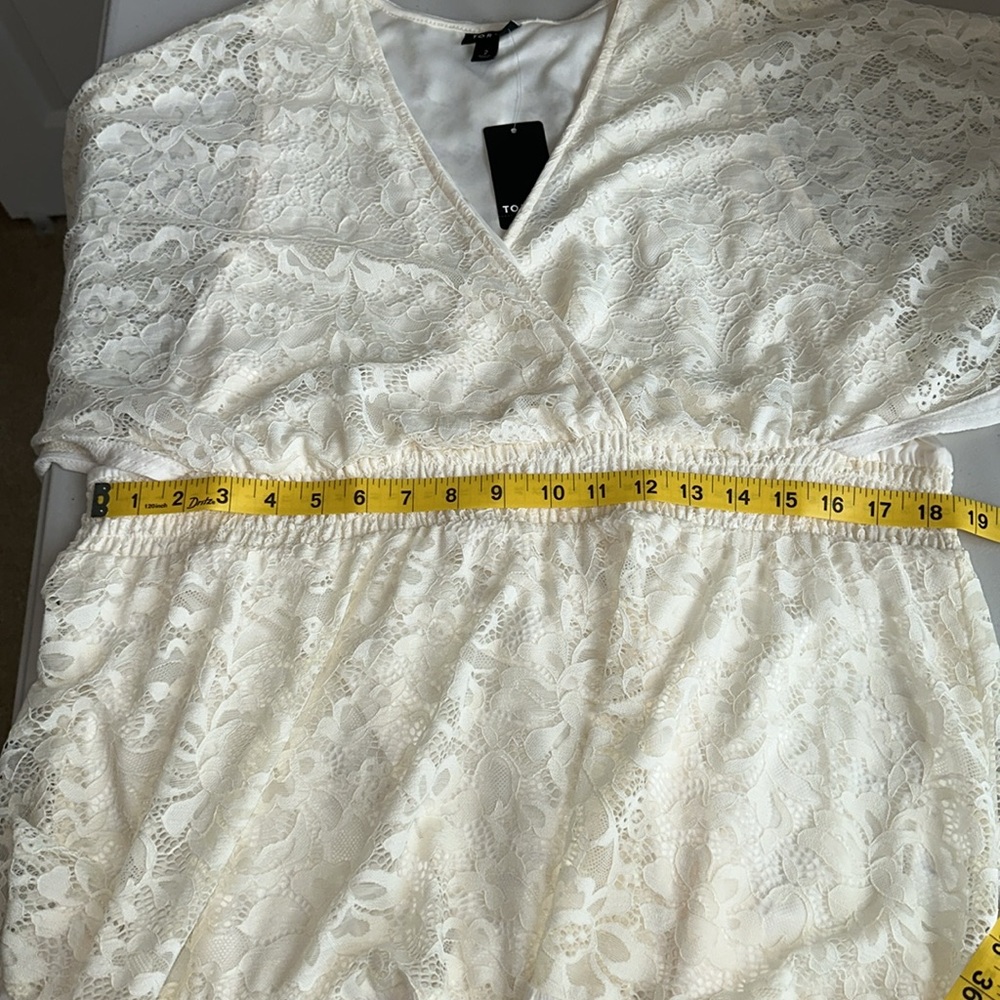 NWT TORRID Cream Lace V-Neck Romper Size 2. - Picture 8 of 16